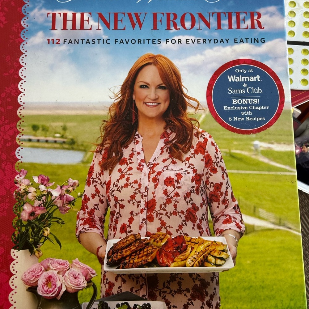 The Pioneer Woman Cookbook - Red and White Cover